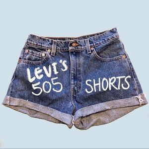 SOLD Levi’s 505 denim short shorts 🦋